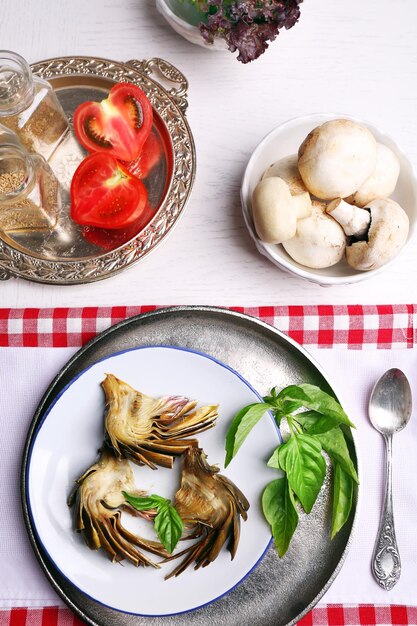 Kolorowe dania na stole